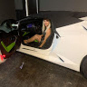 Meet your Posher, Adriana